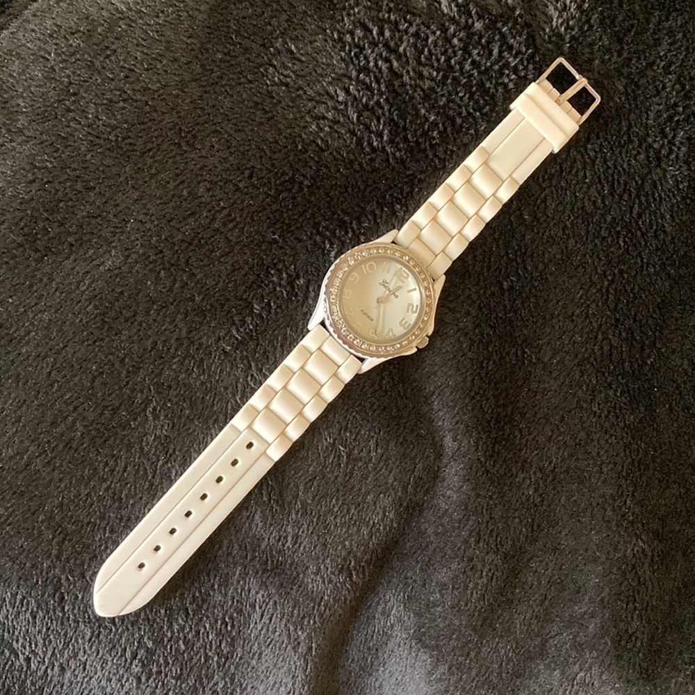 Wrist watch by Geneva Platinum